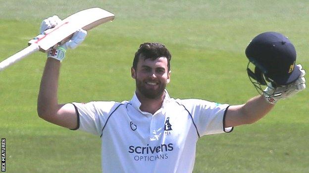 Dom Sibley in action for Warwickshire