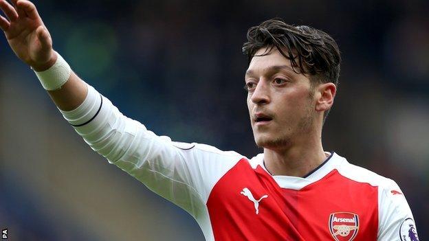 Arsenal midfielder Mesut Ozil