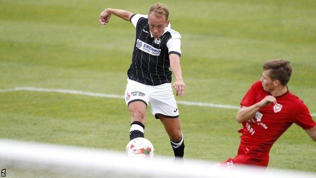 Bala's Kieran Smith almost scored with a fierce rising shot