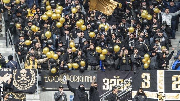 LAFC fans