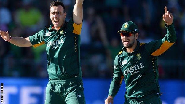 Kyle Abbott and Rilee Rossouw in action for South Africa