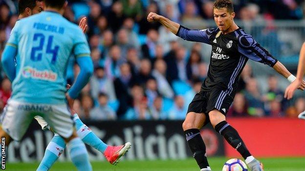 Real Madrid beat Celta Vigo to close on title