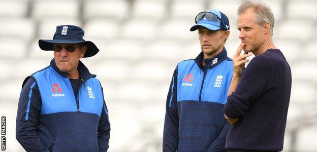 Trevor Bayliss, Joe Root & Ed Smith