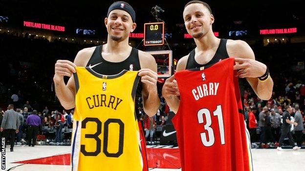 Seth Curry (left) and Steph Curry (right)