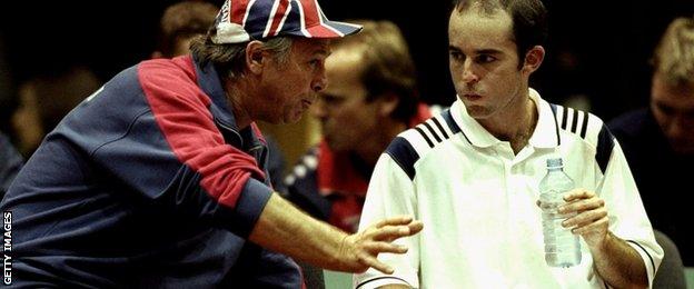 David Lloyd and Jamie Delgado at 2000 Davis Cup tie against Czech Republic