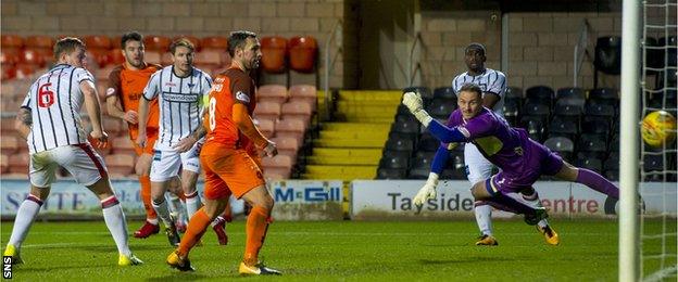 Scott Fraser scores for Dundee United against Dunfermline Athletic