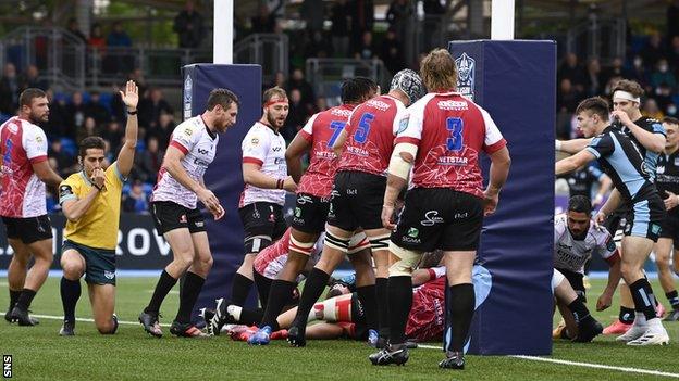 Glasgow Warriors' Jamie Bhatti scores a try