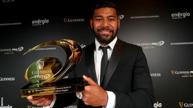 Charles Piutau with his Pro12 player of the season award