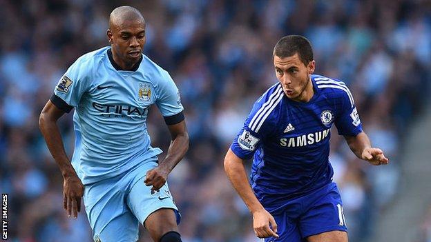 Eden Hazard outruns Fernandinho