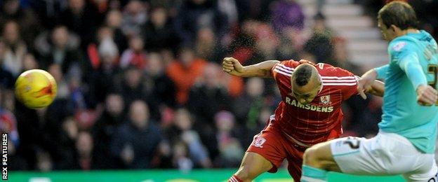 Emilio Nsue heads just side for Middlesbrough against Derby