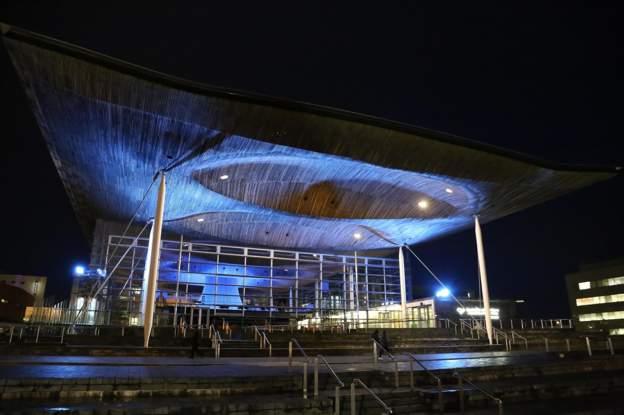 senedd glas