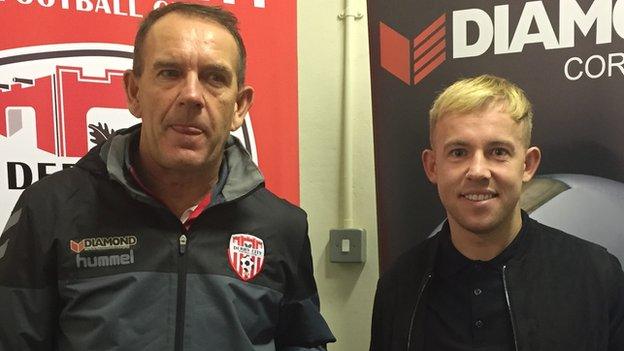 Candystripes manager Kenny Shiels with new loan signing Nicky Low at the Brandywell on Monday