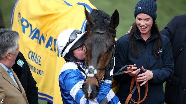 Bryony Frost with Frodon