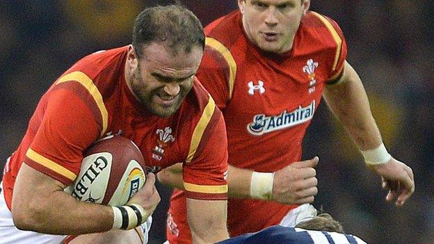 Jamie Roberts takes on Scotland