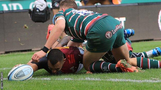 Joe Marchant scores for Harlequins against Tigers