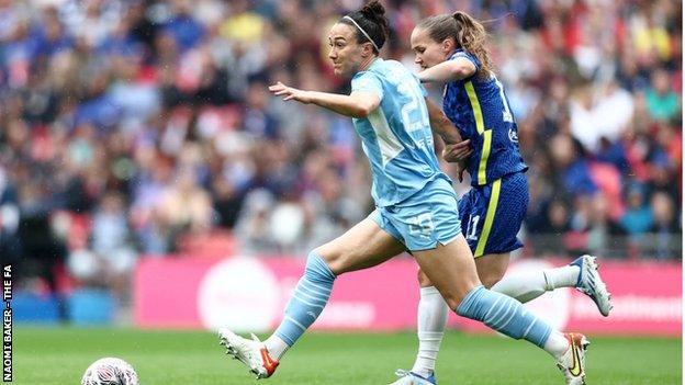 Lucy Bronze