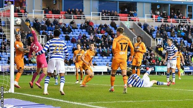 Tom Holmes scores a spectacular opening goal for Reading against Hull City