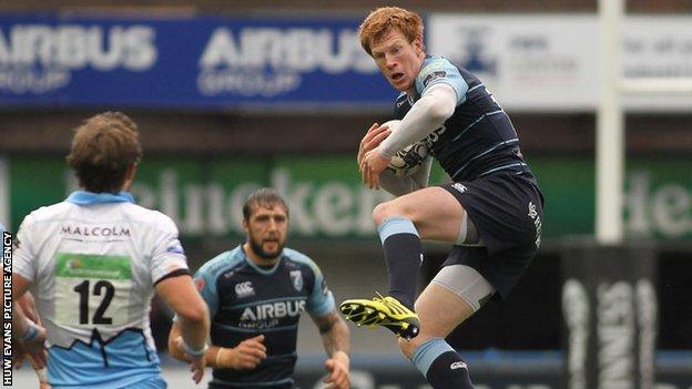 Rhys Patchell in action for the Blues against Glasgow