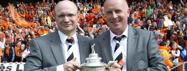 Peter Houston (right) led Dundee United to the Scottish Cup in 2010