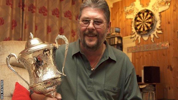 Martin Adams with the BDO trophy