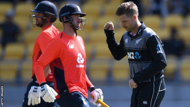 Lockie Ferguson celebrates dismissing James Vince