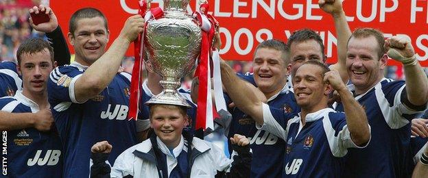 Owen Farrell celebrates Wigan's win over St Helens in the 2002 Challenge Cup final