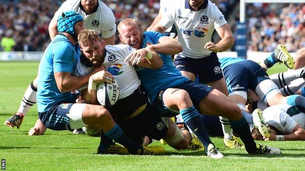 John Barclay scores for Scotland against Italy