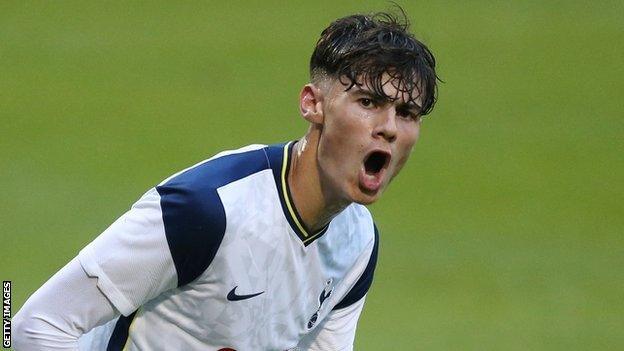 Elliot Thorpe made one appearance for Spurs' Under-21s in the EFL Trophy at Oxford in December 2018