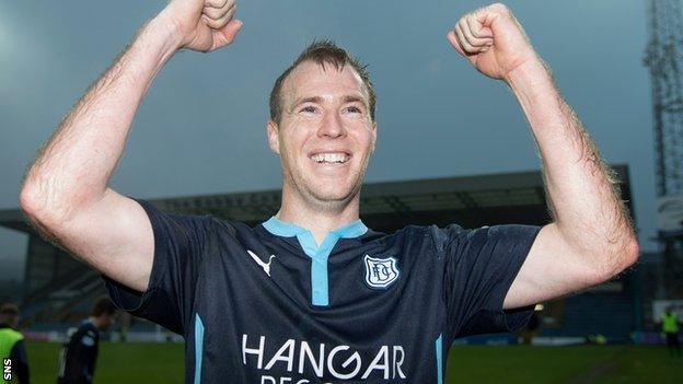 David Clarkson celebrates with Dundee