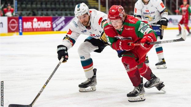 Devils v Giants match action