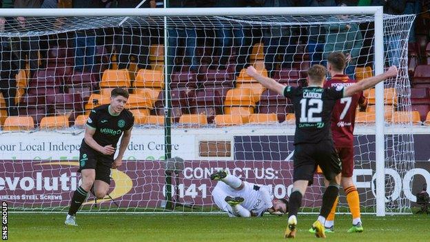 Hibernian's Kevin Nisbet celebrates making it 1-0 during a cinch Premiership match between Motherwell and Hibs at Fir Park