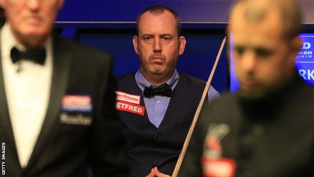 World Snooker Championship 2018 John Higgins and Barry Hawkins enjoy first session semis leads BBC Sport