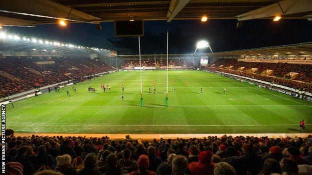 An almost capacity crowd of 14,476 turned up to Parc y Scarlets for the game with Toulon