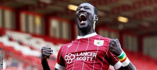 Famara Diedhiou celebrates scoring for Bristol City against Hull City