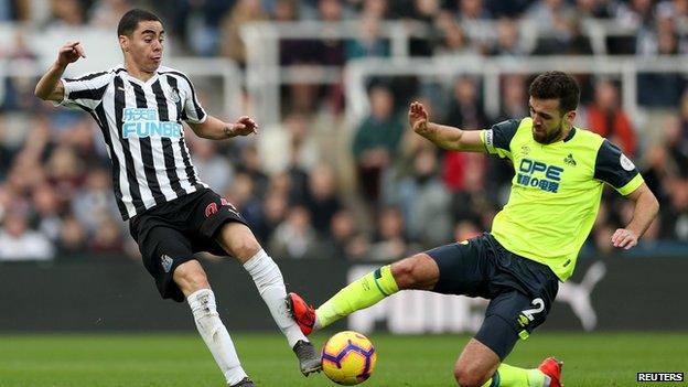Huddersfield's Tommy Smith sent off against Newcastle