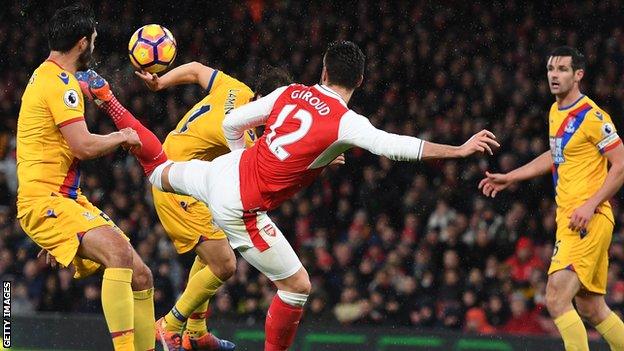 Olivier Giroud scores against Crystal Palace on New Year's Day