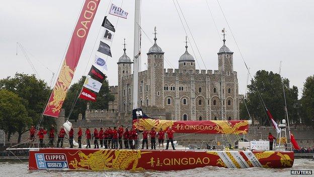 Boats passing the Tower of London