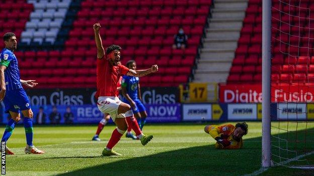 Macauley Bonne goal