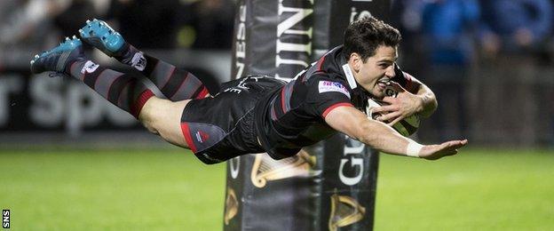 Sam Hidalgo-Clyne scores Edinburgh's second try