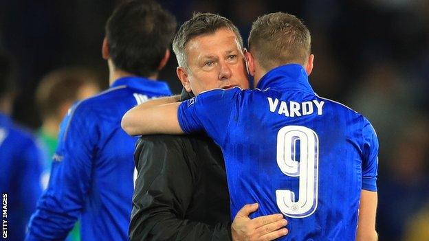 Craig Shakespeare hugs Jamie Vardy