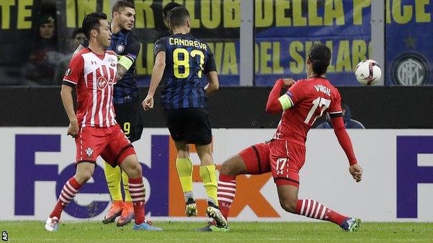 Antonio Candreva scores his first goal for Inter Milan