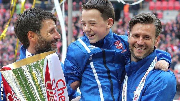 Danny Cowley (left) and brother Nicky celebrate their EFL Trophy success