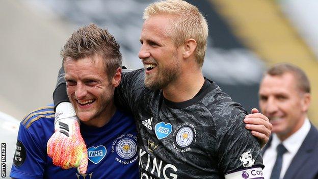 Jamie Vardy (left) and Kasper Schmeichel