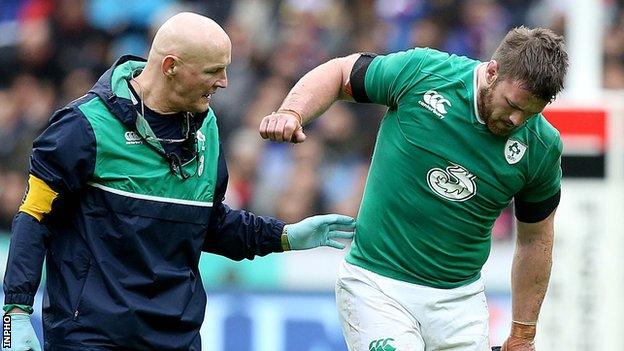 Sean O'Brien pulled up after 20 minutes of Ireland's Six Nations game against France in February