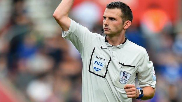 Referee Michael Oliver