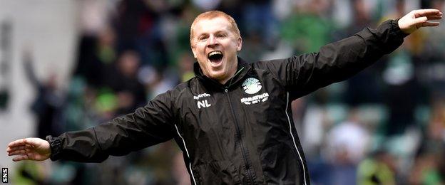 Neil Lennon celebrates Hibernian's equaliser