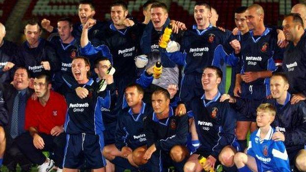 Bangor City players celebrate victory over Sartid