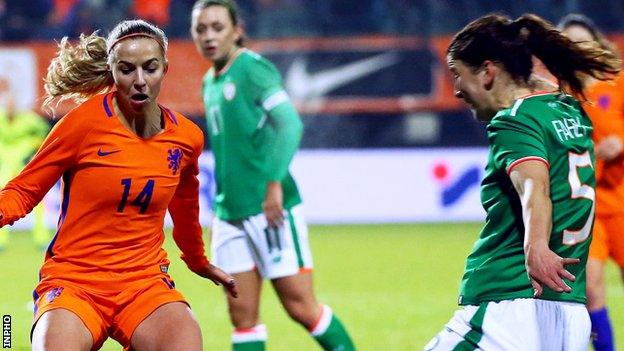 Jackie Groenen of the Netherlands competes against Niamh Fahey of Ireland