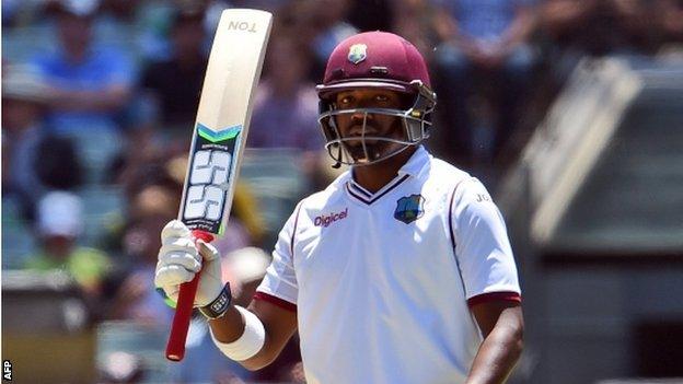 Darren Bravo brings up his half-century