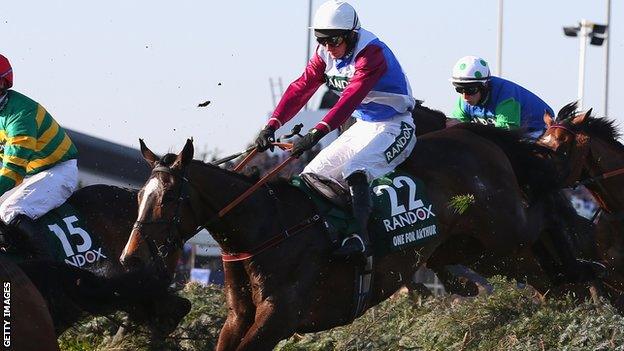 Derek Fox riding One For Arthur
